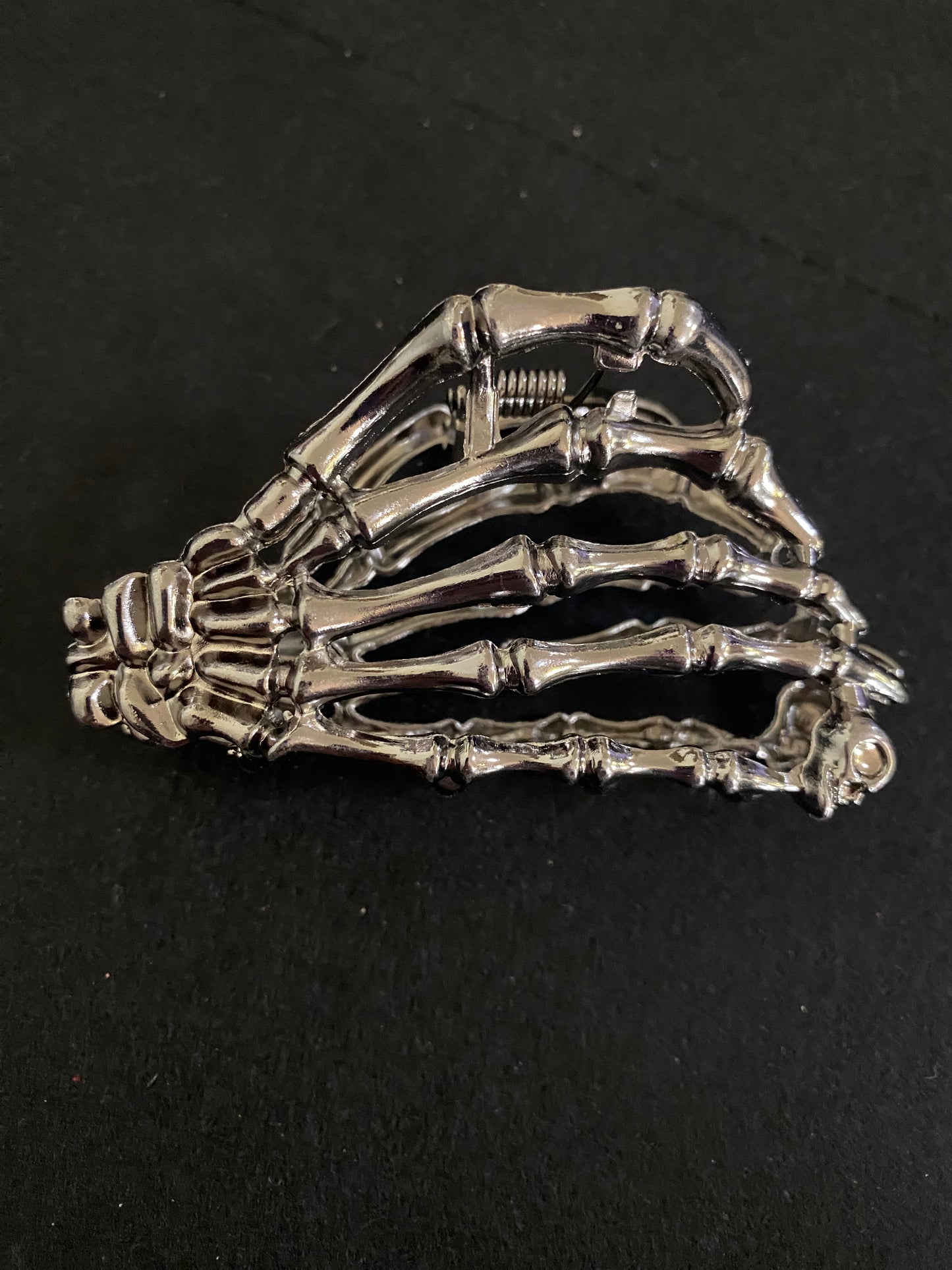 HAIR CLAW SKELETON HANDS - Plus Size Pin Up