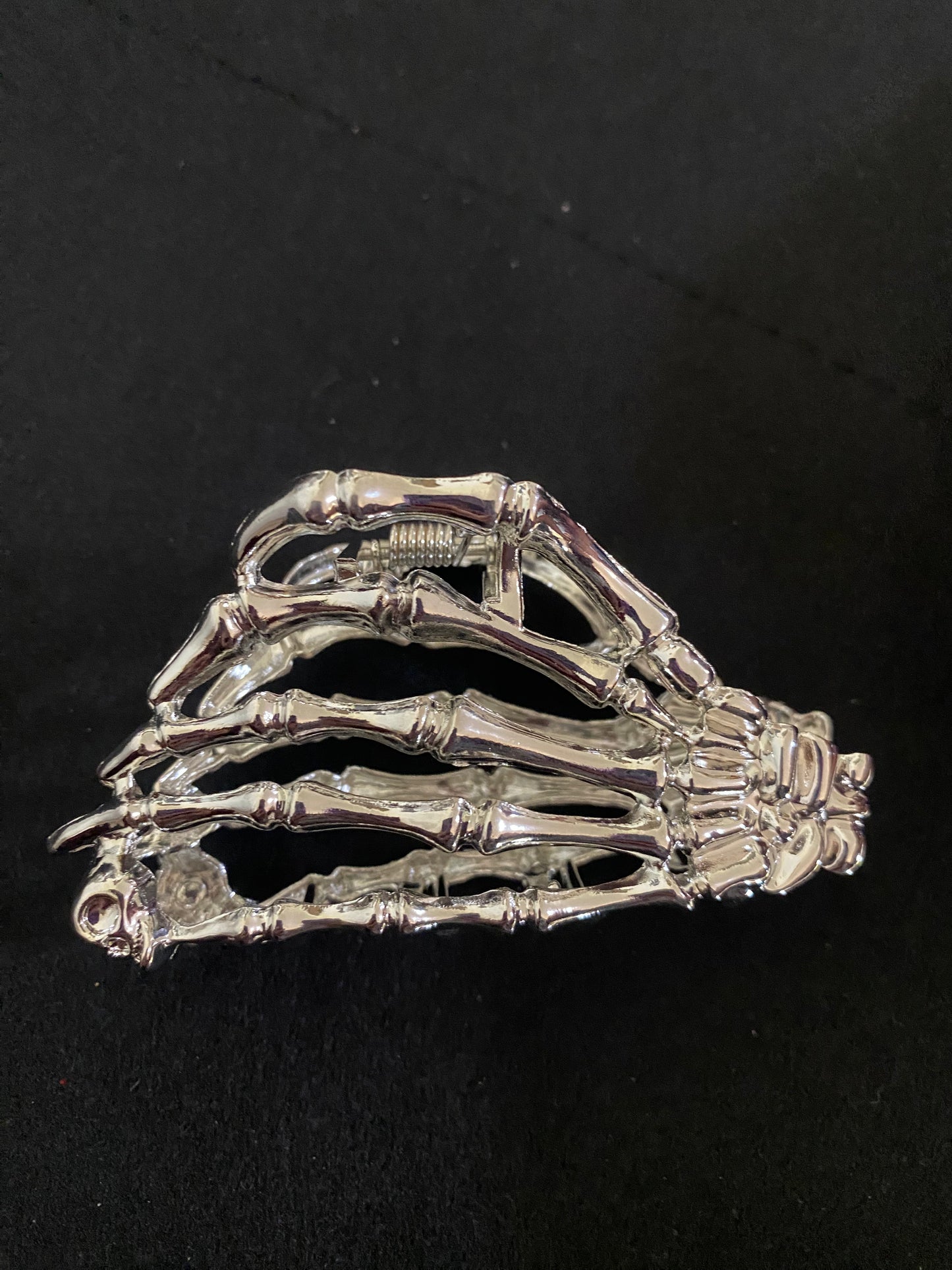 HAIR CLAW SKELETON HANDS - Plus Size Pin Up