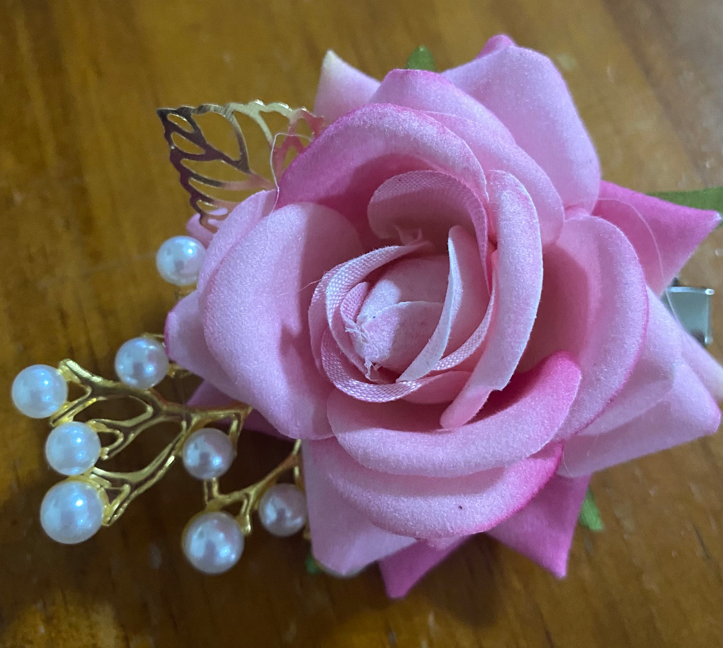 Single Flower with faux Pearls and gold